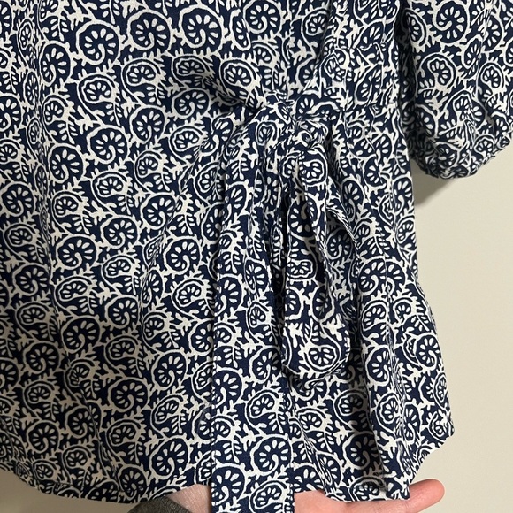 Talbots Blue/White Wrap Short Sleeve Blouse Top Size Large - Picture 6 of 8